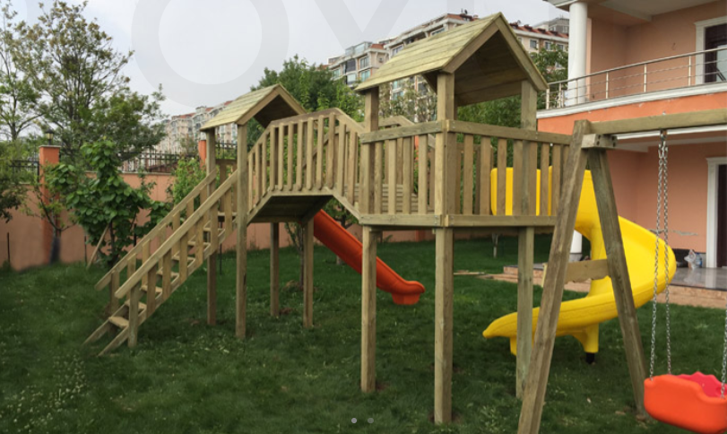 Ahşap oyun parkı